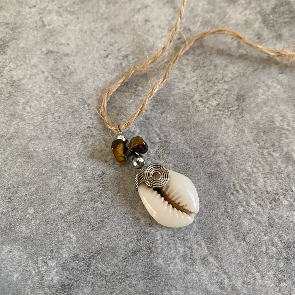 Shell 🐚 necklace - Picture 4 of 5